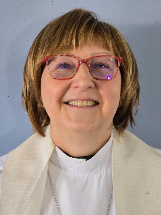 Lynn Robertson, Pastor